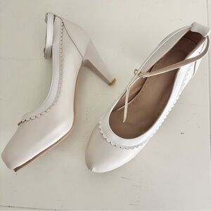 Off-White Vegan Mary Jane Heeled Pumps Scalloped Edge Trim Ankle Strap, Size 43